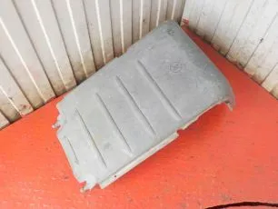 5010305054 RENAULT Крышка блока клапанов