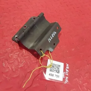 9438200046 MERCEDES Кронштейн фары