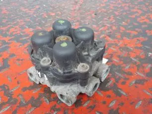 1136012000 VOLVO Кран 4-х контурный