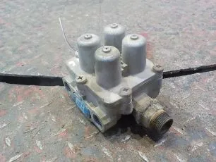 20452152 VOLVO Кран 4-х контурный