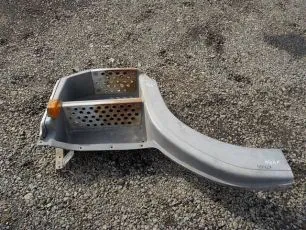 9736603301 MERCEDES Корпус подножки верхний правый