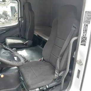 9409103704 MERCEDES Сиденье левое