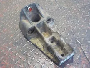 9415225040 MERCEDES Кронштейн крыла заднего