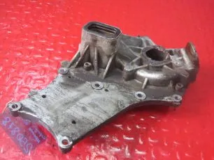 7422195476 RENAULT Корпус водяного насоса