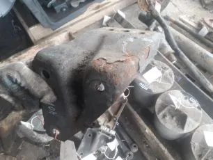 1674054 VOLVO Кронштейн радиатора левый