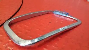 9438260359 MERCEDES Рамка фары правая