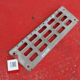 8191315 VOLVO Накладка подножки