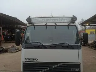 3176602 VOLVO Стекло лобовое