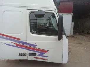 20360543 VOLVO Дверь правая