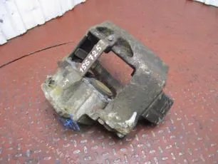 5010393686 RENAULT Суппорт передний левый