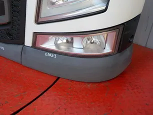 21316575 VOLVO Угол бампера левый