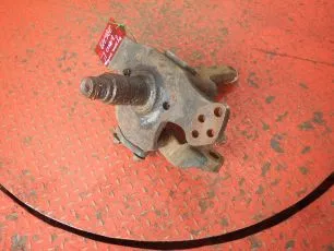 7187041 IVECO Кулак поворотный