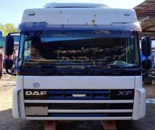 1690128 DAF Стекло лобовое