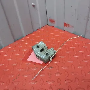 81626806096 MAN Замок двери правой