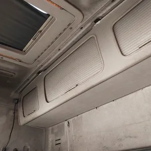 20564318 VOLVO Полка
