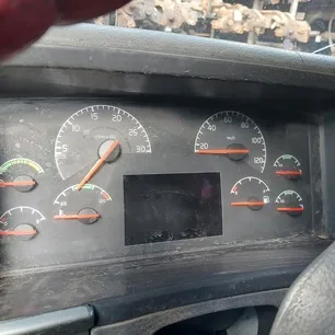 20466983 VOLVO Панель приборов