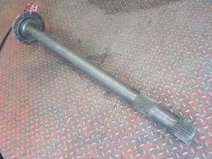 1524628 VOLVO Полуось правая