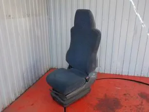 81623016942 MAN Сиденье правое