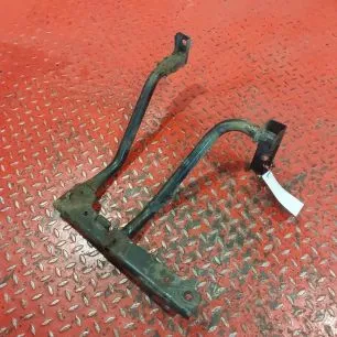82287938 VOLVO Кронштейн подножки