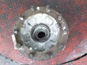 85105693 VOLVO Ступица передняя
