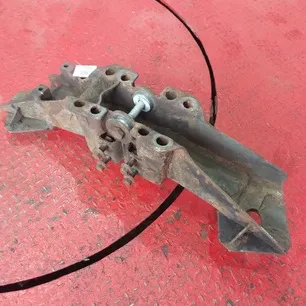 8152404 VOLVO Кронштейн пневмоподушки правый