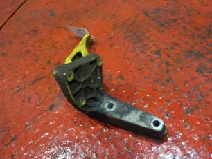 9436660178 MERCEDES Кронштейн подножки нижней левой