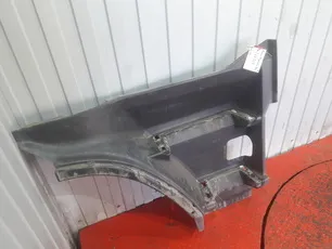 3175928 VOLVO Корпус подножки верхний правый