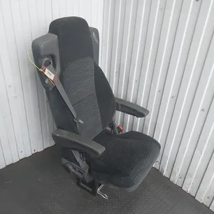 9609103803 MERCEDES Сиденье правое
