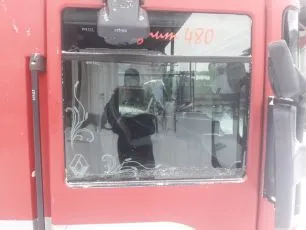5010468939 RENAULT Стекло двери
