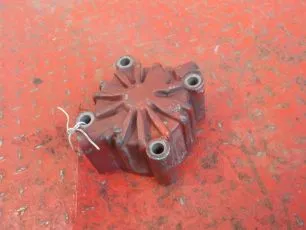 5001849893 RENAULT Крышка КПП