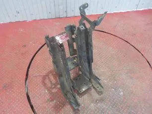 9304703281 MERCEDES Кронштейн бака мочевины