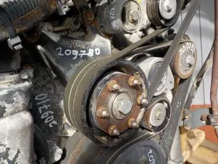 5010477737 RENAULT Кронштейн термомуфты