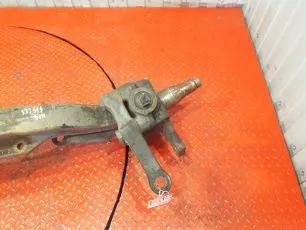 9423320702 MERCEDES Кулак поворотный правый