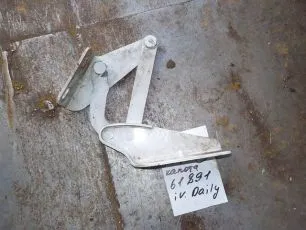 504058771 IVECO Петля капота