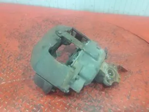 20527566 VOLVO Суппорт передний левый