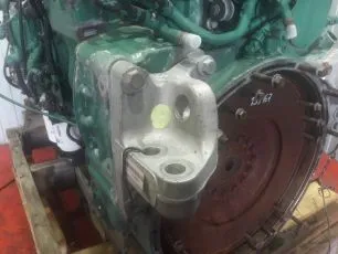 21505102 VOLVO Кронштейн двигателя левый