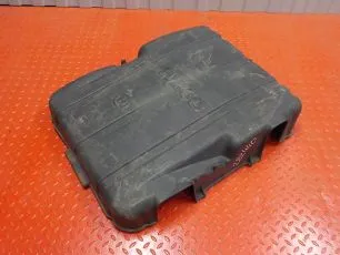 5801258838 IVECO Крышка ящика АКБ