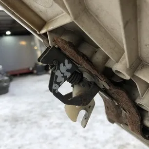 5010353170 RENAULT Замок капота