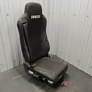 504286242 IVECO Сиденье правое