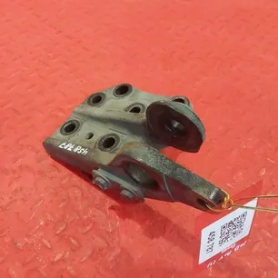 9303172042 MERCEDES Кронштейн торсиона левый