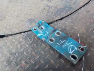 1345383 DAF Петля двери нижняя левая