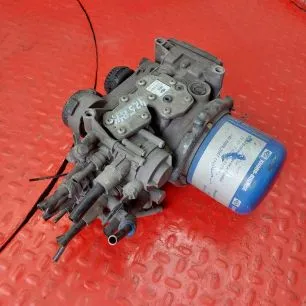 22169410 VOLVO Осушитель
