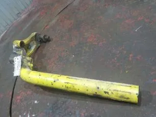 9495410233 MERCEDES Кронштейн крыла переднего