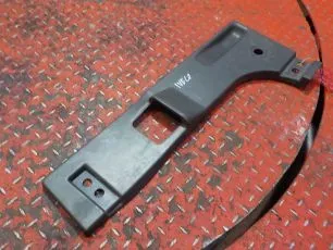 504057077 IVECO Защита стойки