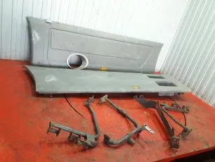 9425201922 MERCEDES Спойлер по раме
