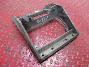 5010610723 RENAULT Кронштейн подножки