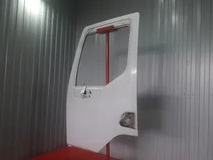 5600464823 RENAULT Дверь левая