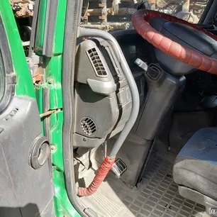 20453732 VOLVO Поручень
