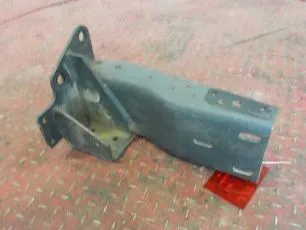 9305201433 MERCEDES Кронштейн подножки верхней левой