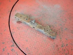 21342418 VOLVO Поперечина передняя
